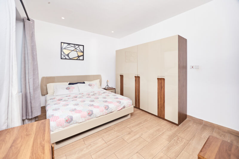 2 Bedroom - Image 18